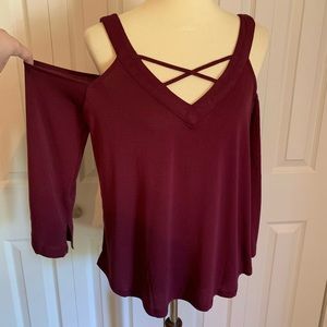 🌻 Burgundy Cold Shoulder Top